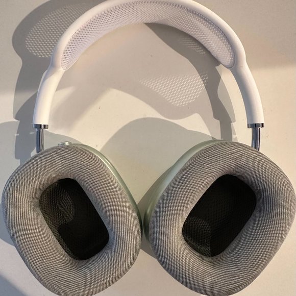 Airpods Max Green - Picture 2 of 3